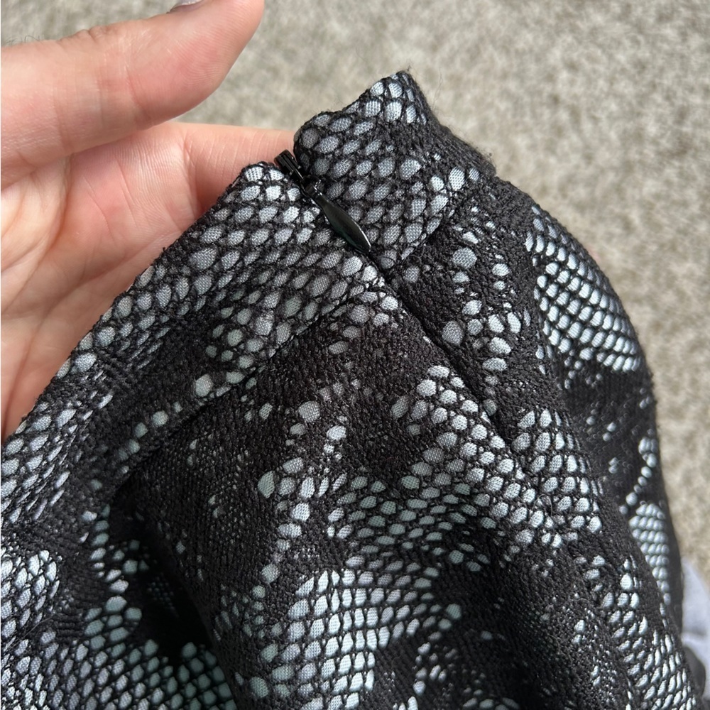 🦋The Limited Black Silver Lace A-Line Mini Pencil Skirt Size 8 Formal Party NYE - Picture 5 of 8